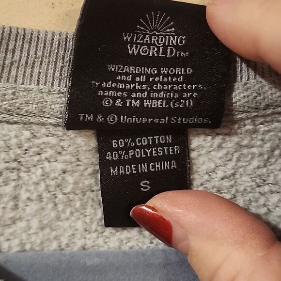 Harry Potter Hufflepuff sweatshirt Size small - Picture 5 of 5